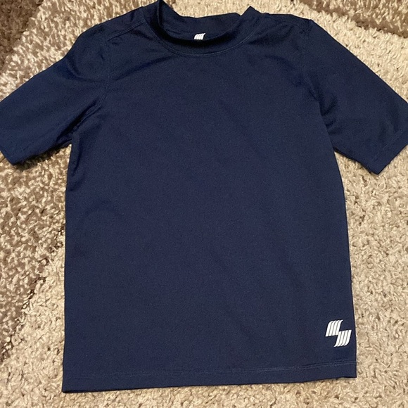 Boys 5/6 lot of three tees. - Picture 4 of 6